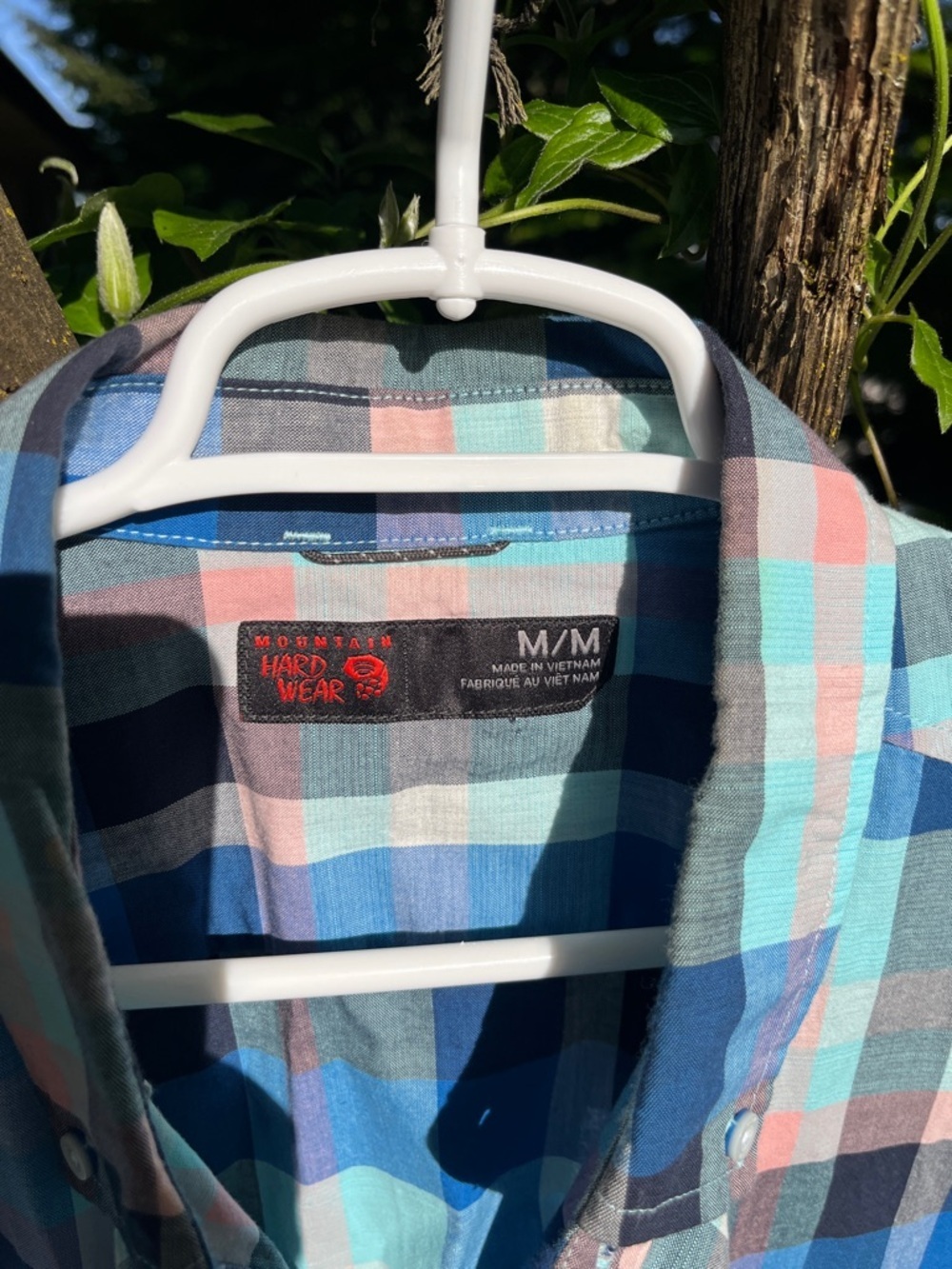 Mountain Hardwear Men’s Medium Blue Plaid Short Sleeve Button Down Cotton Shirt - Picture 2 of 10